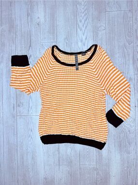 Payton Orange and black cropped sleeve thin sweater shirt size xl